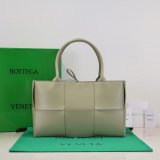 UK BOTTEGA VENETA Arco Small Tote Bag 30CM