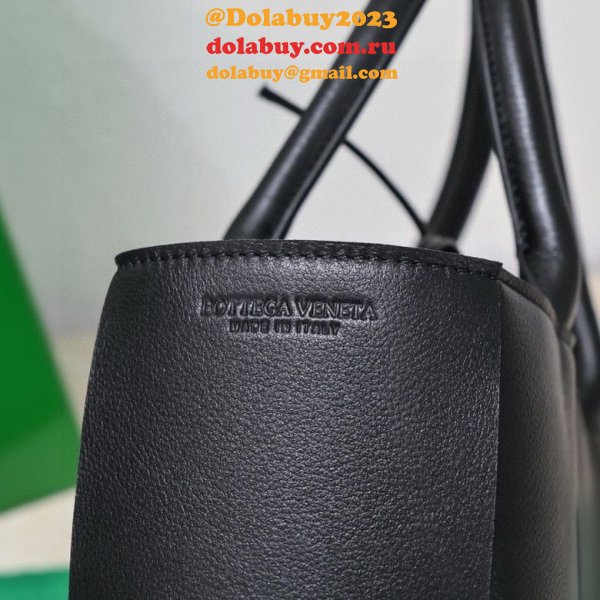 UK BOTTEGA VENETA Arco Small Tote Bag 30CM