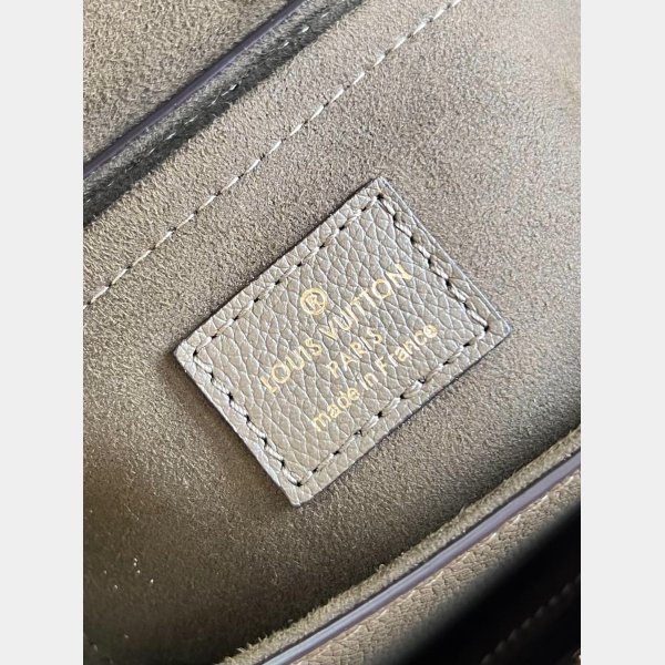 The Best Louis Vuitton 1:1 Mirror M59731 Lockme Tender Handbag