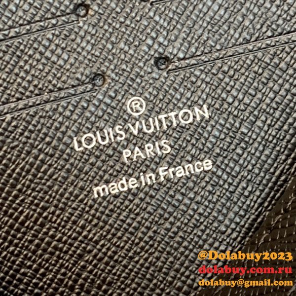 Pochette Voyage Louis Vuitton High Quality bag M22763 Monogram Men Bag