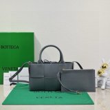 Designer Bottega Veneta MINI Arco Tote Bag 25CM