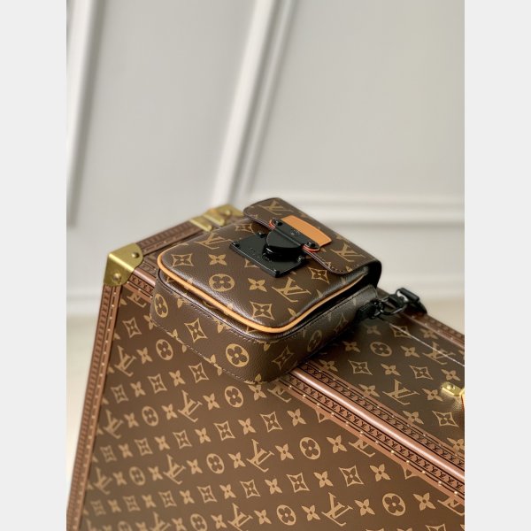 S-Lock Vertical wearable wallet M81522 Louis Vuitton Cheap Bag