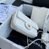 CC Knockoff Pearl CF Classic Flap 18cm Black/White Bags