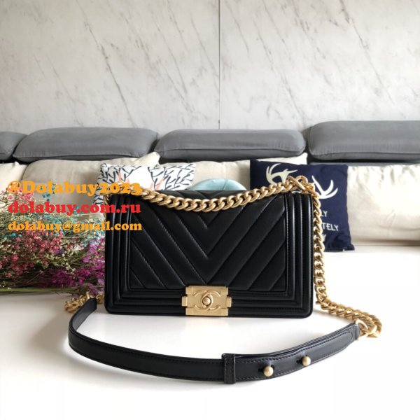 UK CC V Le Boy Top Quality Fashion Black Bags Lambskin 25cm