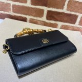 Gucci Designer 675794 Diana small shoulder bag in black/brown