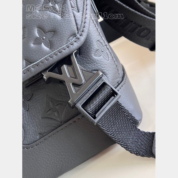 Messenger Voyager PM Copy Louis Vuitton M25121 Black 1:1 Mirror Bag