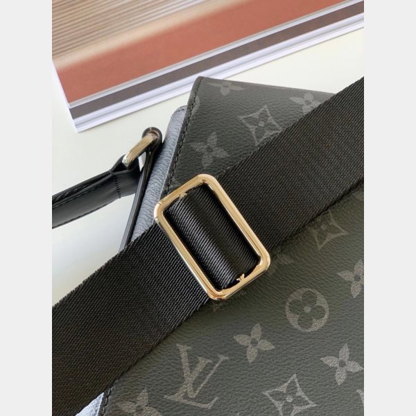 AAA+ M44001 Louis Vuitton District MM shoulder bag