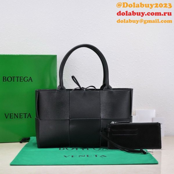 UK BOTTEGA VENETA Medium Arco Tote Bag 36CM