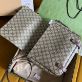 High Quality Gucci Knockoff 658542 GG Messenger bag in GG Supreme