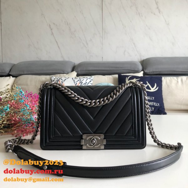 UK CC V Le Boy Top Quality Fashion Black Bags Lambskin 25cm