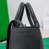 Designer Bottega Veneta MINI Arco Tote Bag 25CM