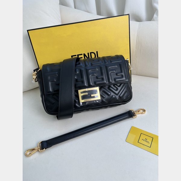 Cheap fendi Iconic Baguette Medium bag 211