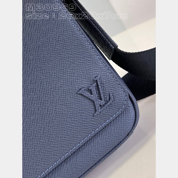 UK Louis Vuitton District M30969 Taiga Men Knock Off Bags