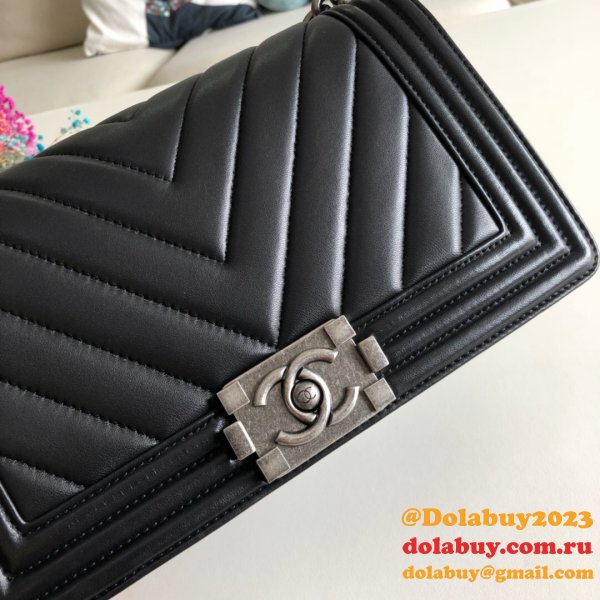 UK CC V Le Boy Top Quality Fashion Black Bags Lambskin 25cm