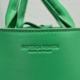 UK BOTTEGA VENETA Medium Arco Tote Bag 36CM