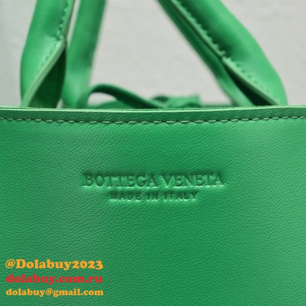 UK BOTTEGA VENETA Medium Arco Tote Bag 36CM