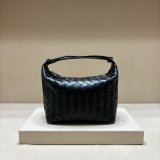 Perfect BOTTEGA VENETA intrecciato happa hobo bag