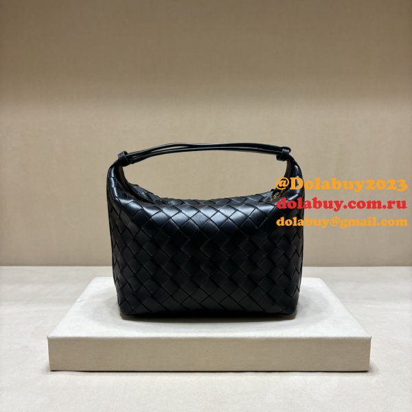 Perfect BOTTEGA VENETA intrecciato happa hobo bag