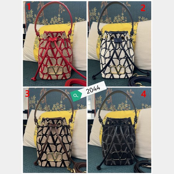 Knockoff VALENTINO GARAVANI V mini basket handbag