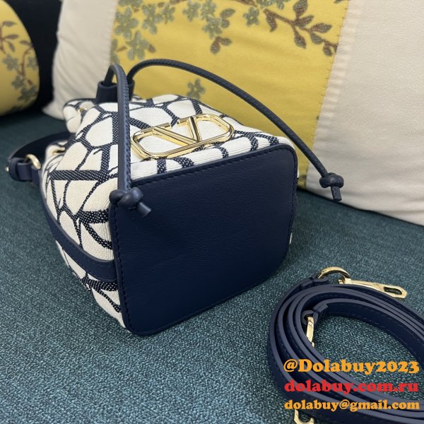 Knockoff VALENTINO GARAVANI V mini basket handbag