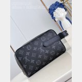 Locker Dopp Kit Monogram M83112 Men 1:1 Mirrors Louis Vuitton Travel