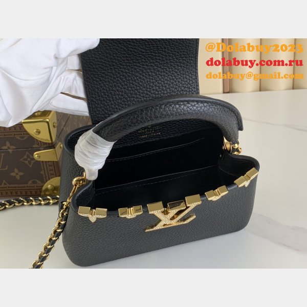 The  7 Star Capucines Louis Vuitton M48865 M24583 Bag