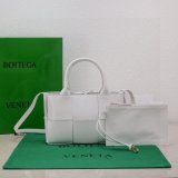 Designer Bottega Veneta MINI Arco Tote Bag 25CM