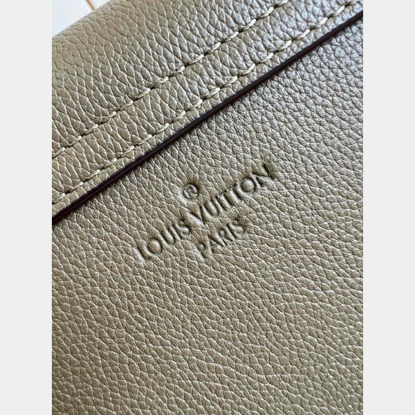 The Best Louis Vuitton 1:1 Mirror M59731 Lockme Tender Handbag