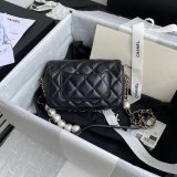 CC Knockoff Pearl CF Classic Flap 18cm Black/White Bags