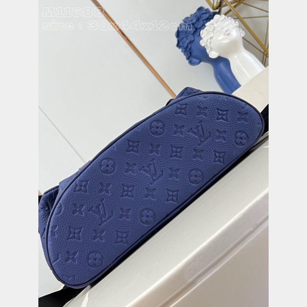 Christopher UK 7 Star Louis Vuitton Taurillon Monogram Men M11688 Blue