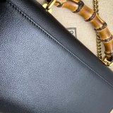 Gucci Designer 675794 Diana small shoulder bag in black/brown