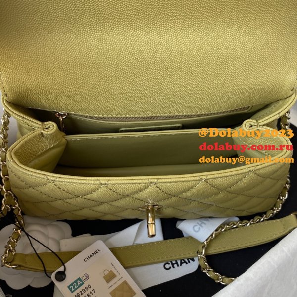 Fashion CC Grained caviar leather bag A92990 23cm