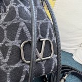 Knockoff VALENTINO GARAVANI V mini basket handbag