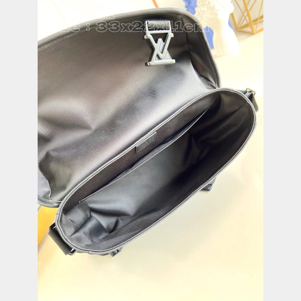 Messenger Voyager PM Copy Louis Vuitton M25121 Black 1:1 Mirror Bag