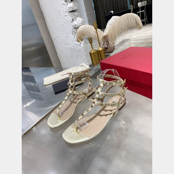 Valentino Knockoff ROCKSTUD METALLIC FLAT FLIP-FLOP SANDAL