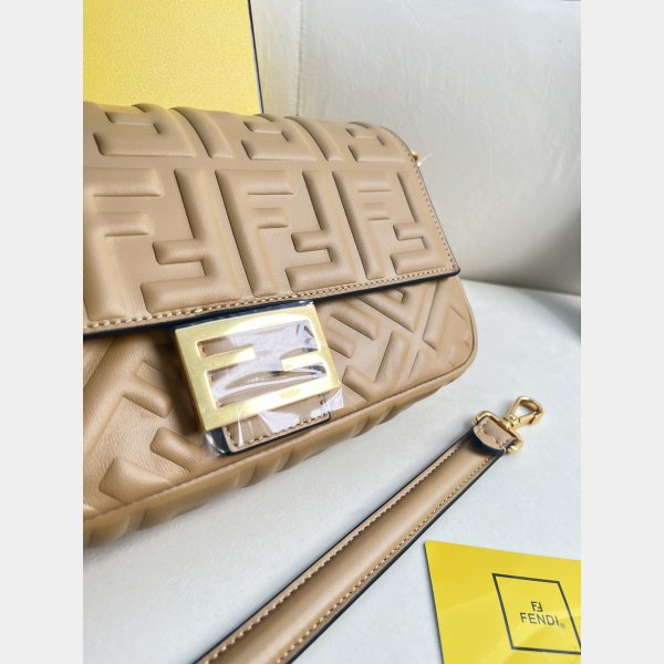 Copy fendi Iconic Baguette Medium nappa handbag